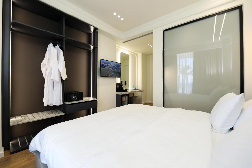 adorehotel